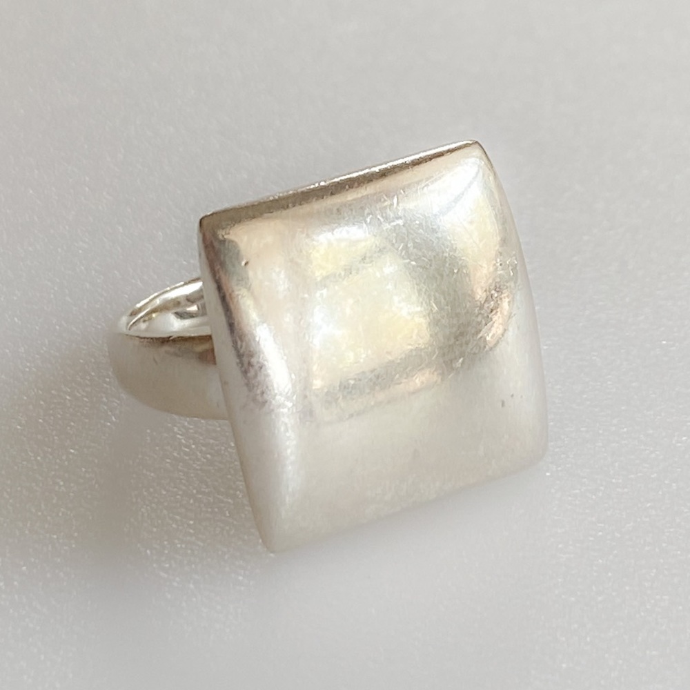 Contemporary Chic Sterling Silver Square Ring 7.5g